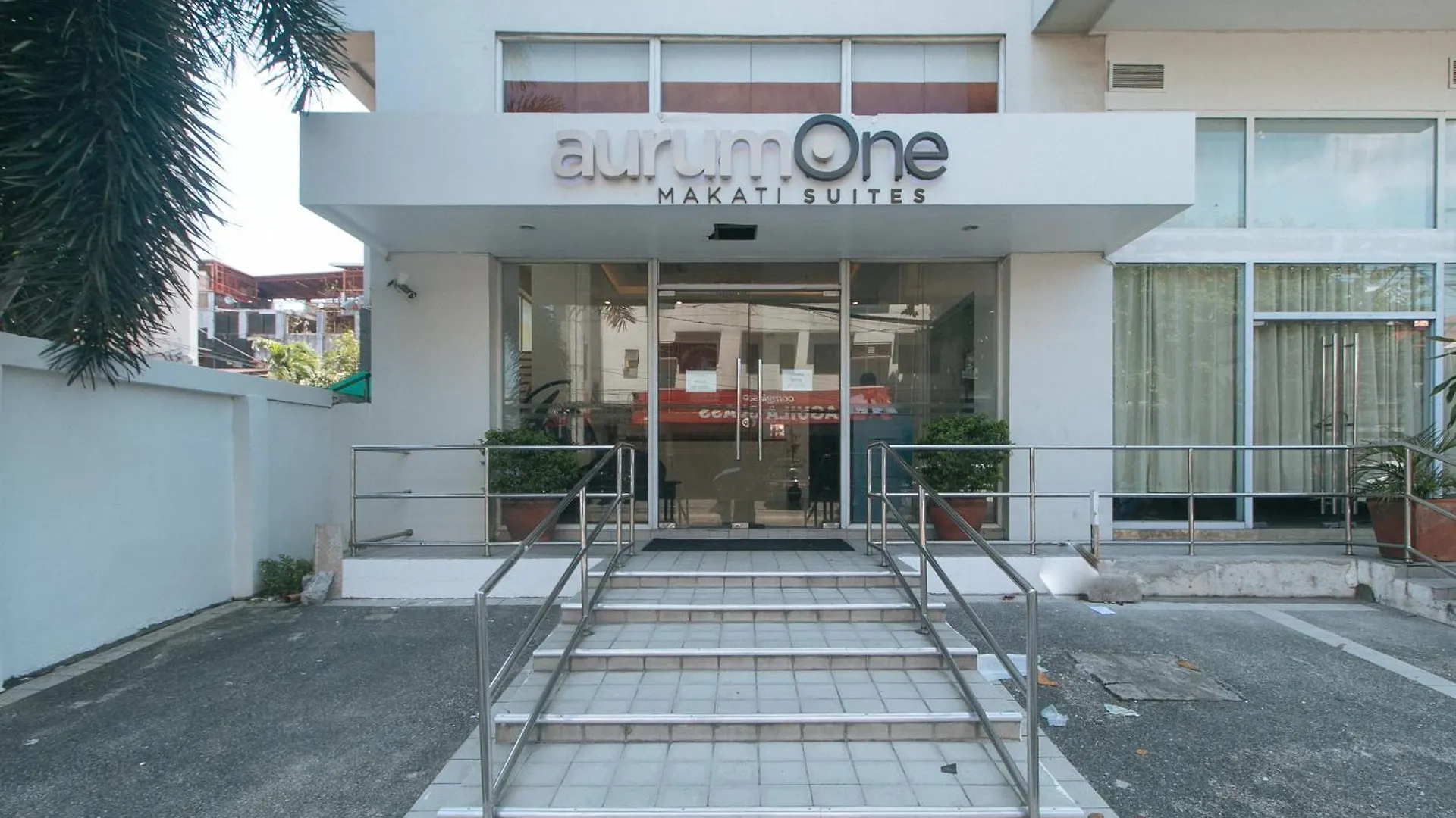 Reddoorz At Luxelite Suites Makati Manila Philippines