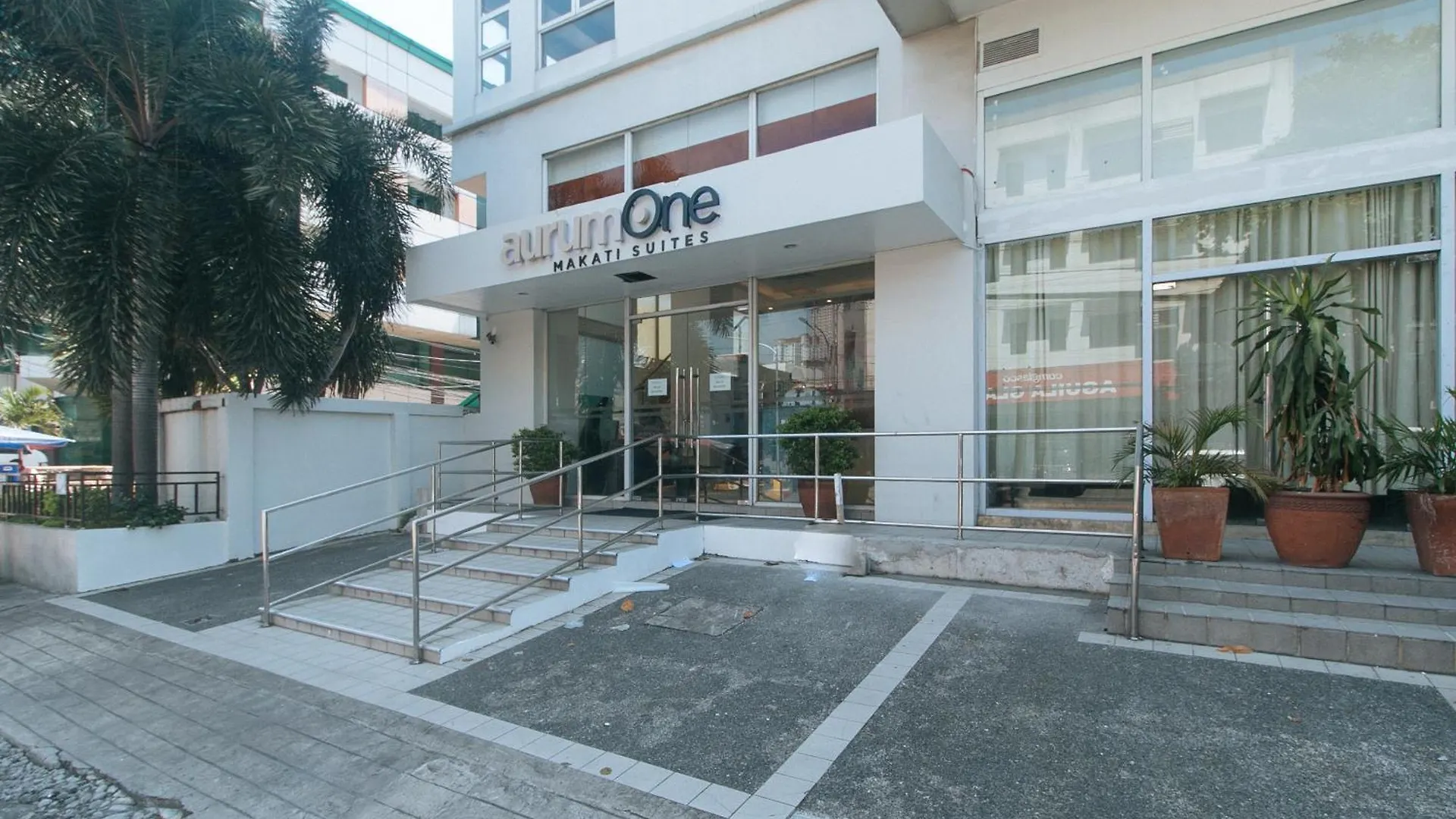 ** Hotel Reddoorz At Luxelite Suites Makati Manila Philippines
