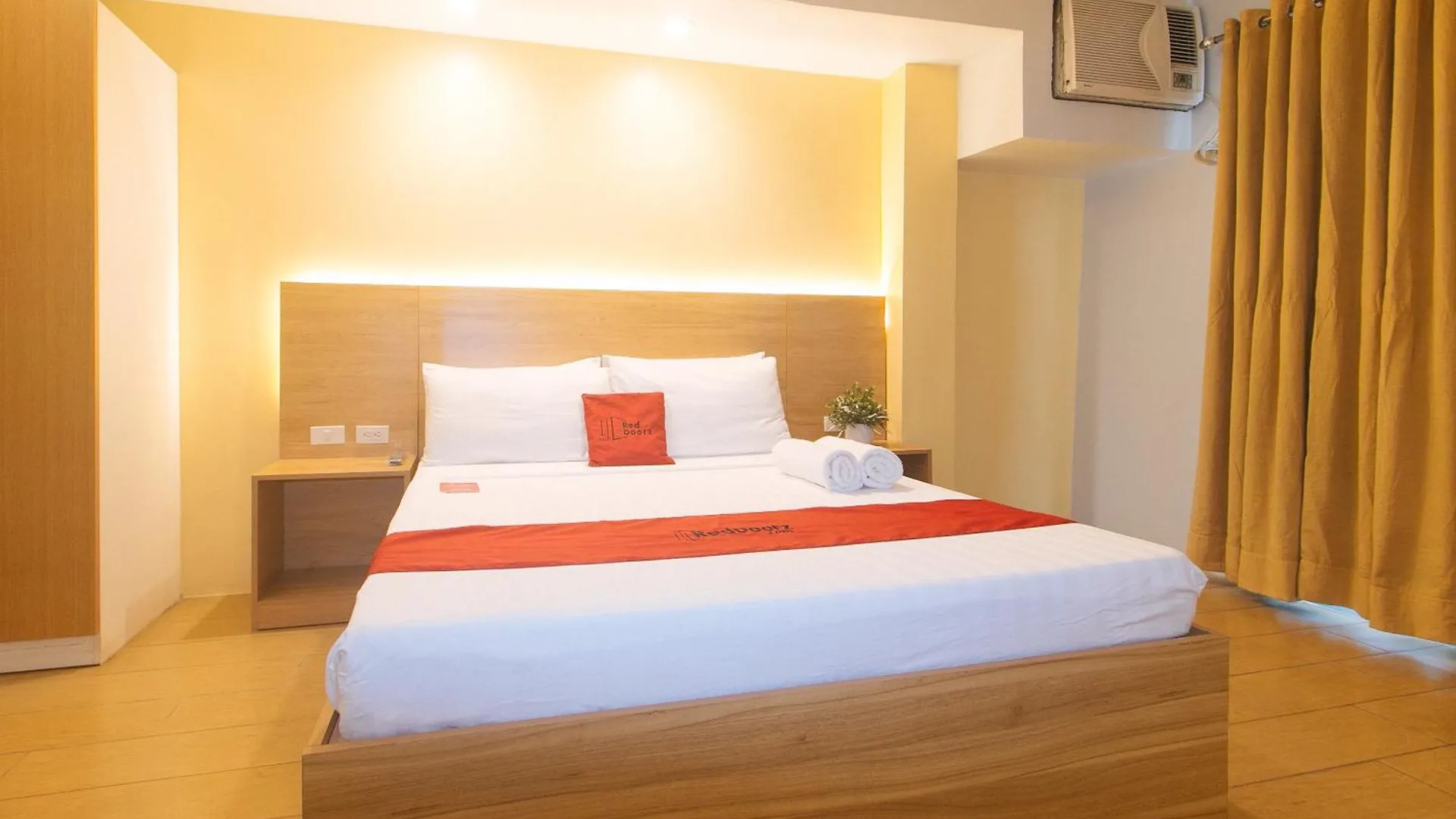 Hotel Reddoorz At Luxelite Suites Makati Manila