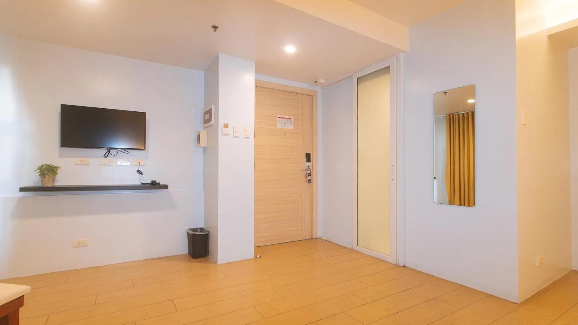 Reddoorz At Luxelite Suites Makati Manila Hotel