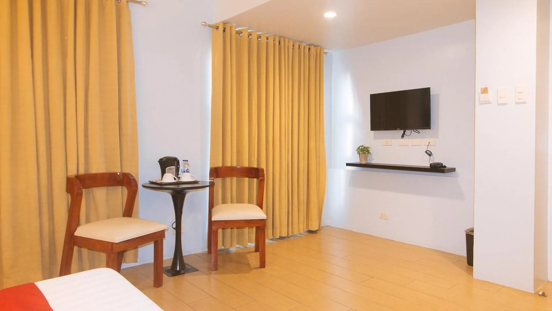 Hotel Reddoorz At Luxelite Suites Makati Manila