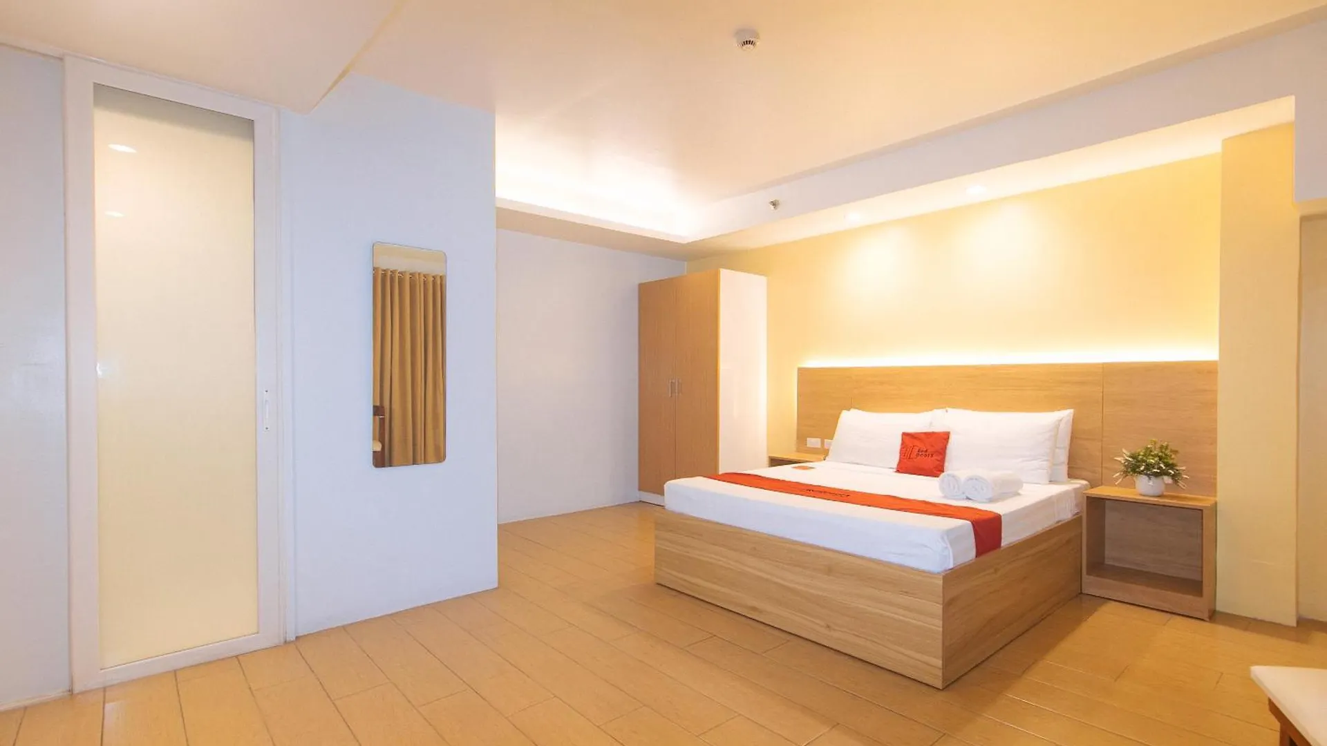 Reddoorz At Luxelite Suites Makati Manila